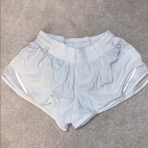 Hotty hot lululemon 2.5” shorts